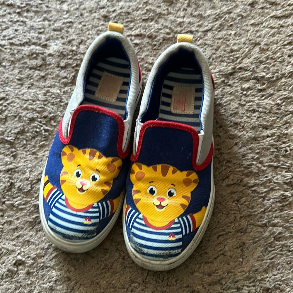 Little kid Daniel Tiger Slip on shoes